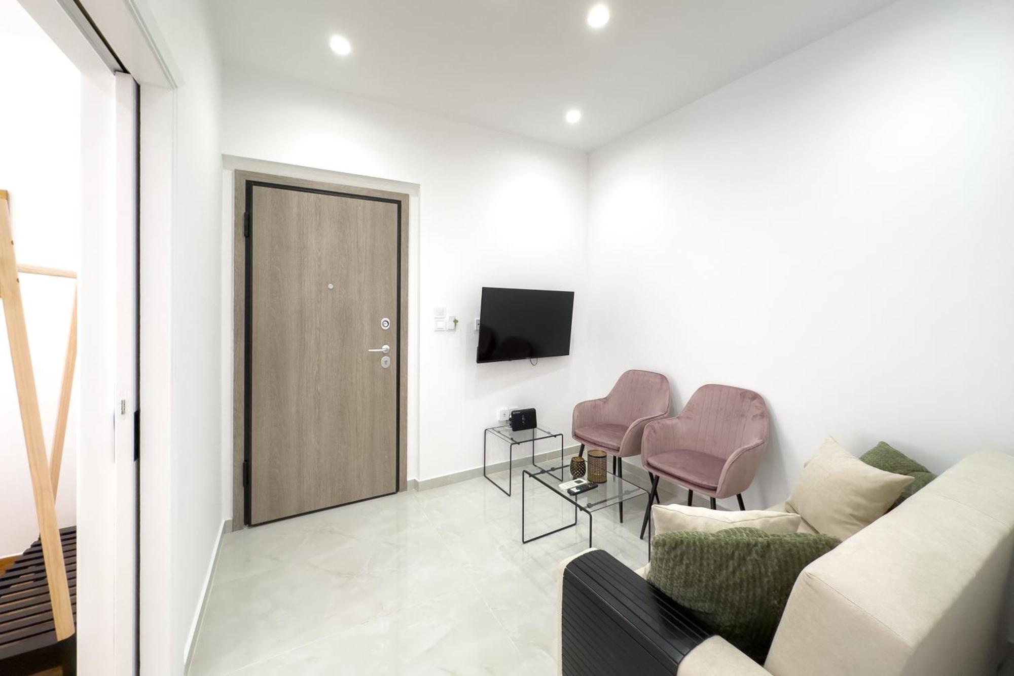 Eclectic Moonstone Apartment In Athens Exterior photo